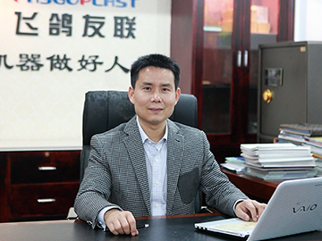 巧借外力  飛鴿高配置吹瓶機持續(xù)推陳出新