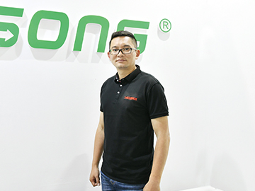 技藝超群  力松強(qiáng)推高速注塑機(jī)智能化